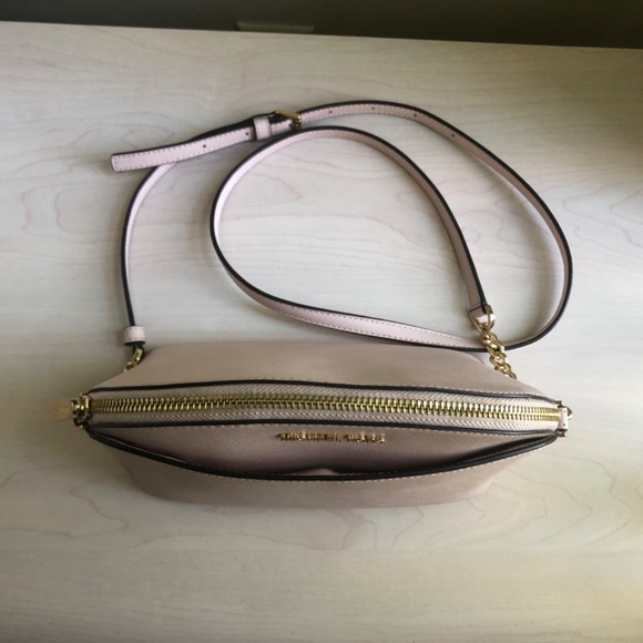 New Michael Kors Soft Pink Crossbody & Gift with Purchase - Picture 5 of 13